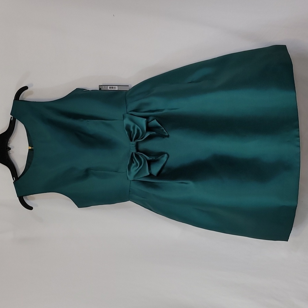 Tahari Women's Hunter Green Cocktail or Holiday Dress - Picture 16 of 16